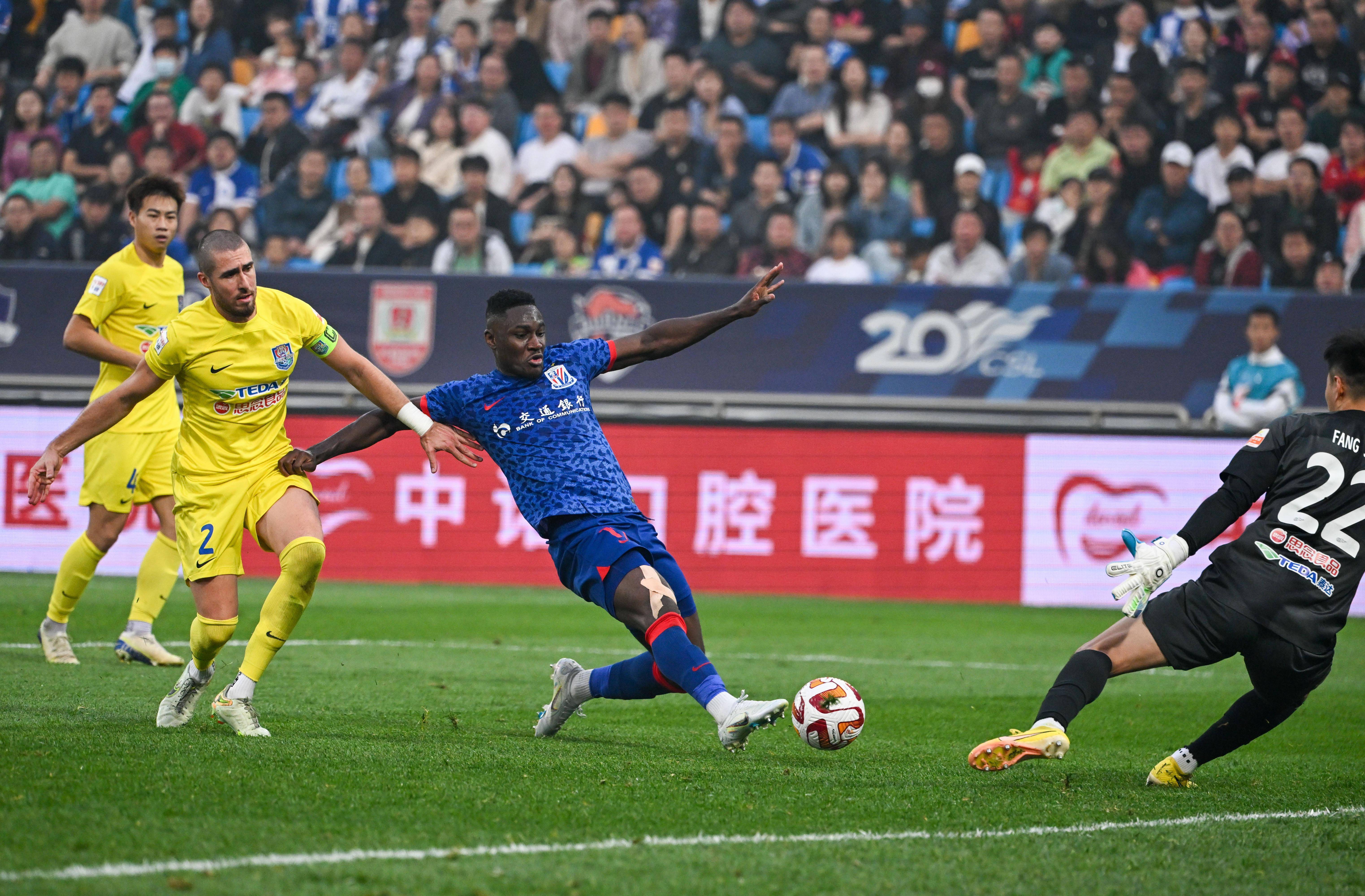 九游体育官网-从清晨上海申花扳平良机到洛杉矶湖人调整名单备战亚冠，里尔复出首秀